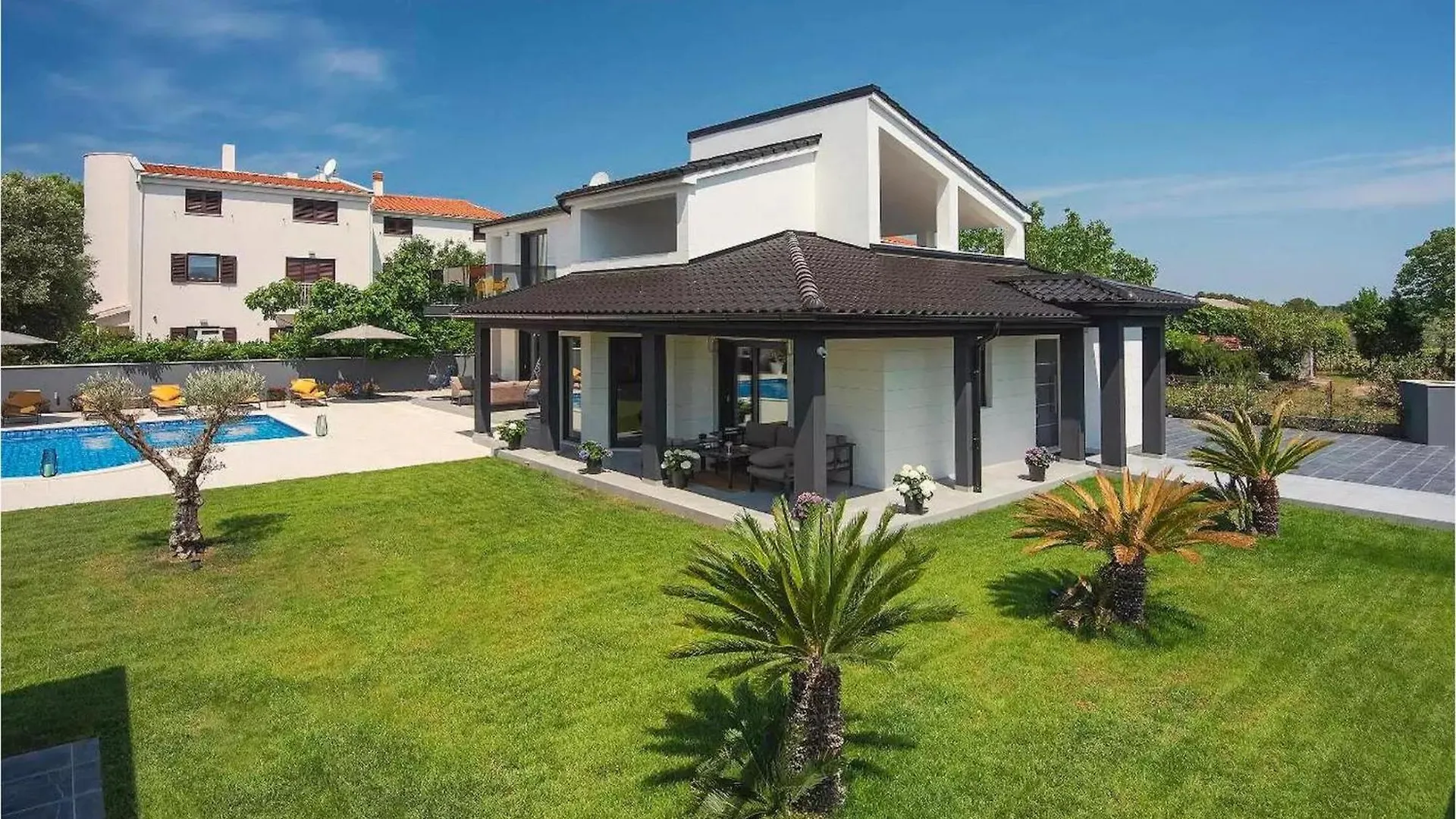 Villa Dv Pula 0*,